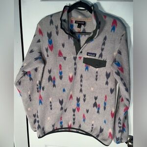 Women’s Patagonia Synchilla Snap T Fleece Pullover Wish Tails Gray Arrow Print
